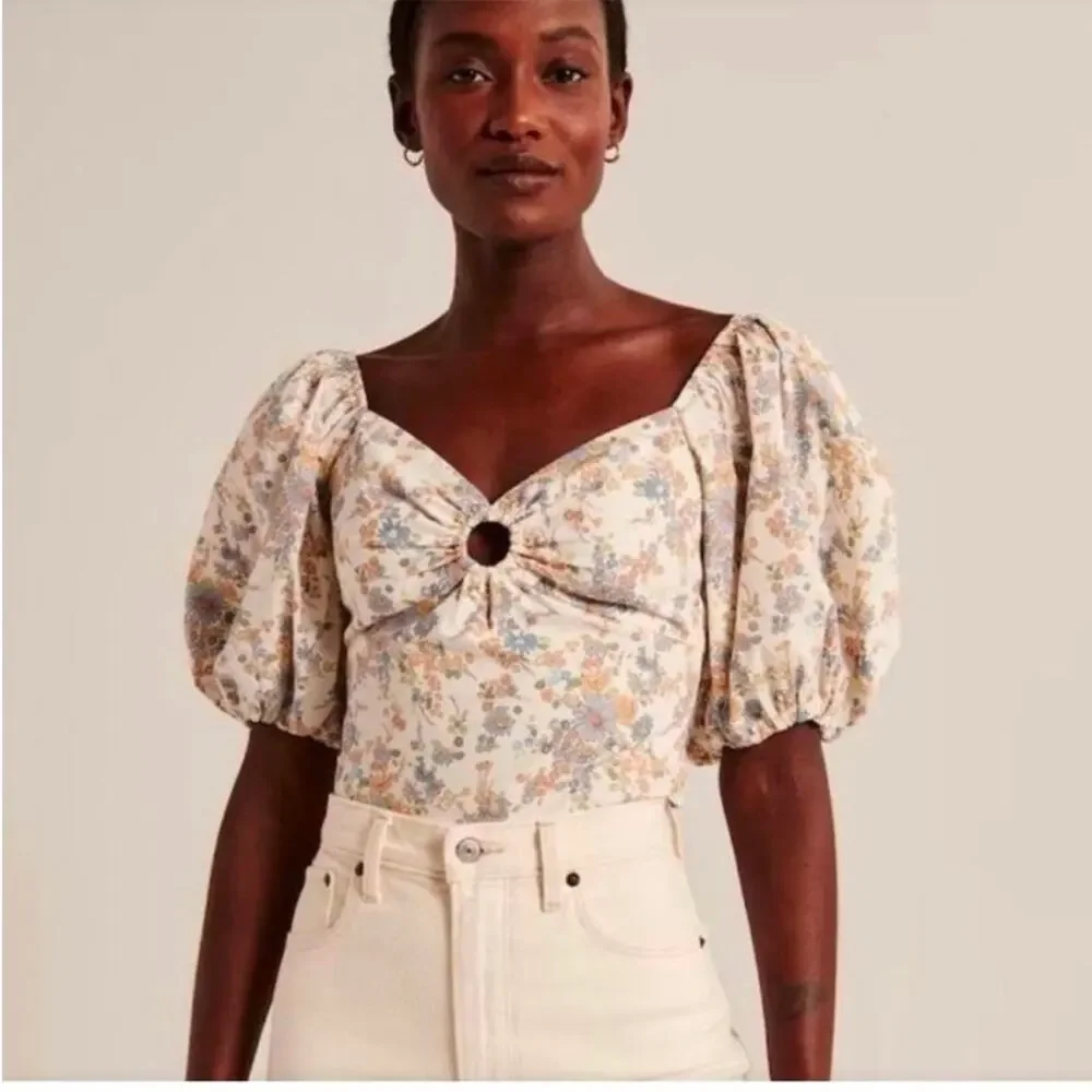 NWT Abercrombie &‎ Fitch floral puff sleeve crop top sz L